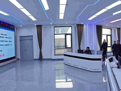 Ομάδα εμπειρογνωμόνων της Εταιρείας Μηχανολόγων Μηχανολόγων Προηγμένης Κατασκευής και Εξοπλισμού Shandong και η συνοδεία του για να επισκεφθούν το έργο έρευνας και καθοδήγησης στο Βιομηχανικό Πάρκο Ευφυών Μηχανημάτων Εξόρυξης Shankuang