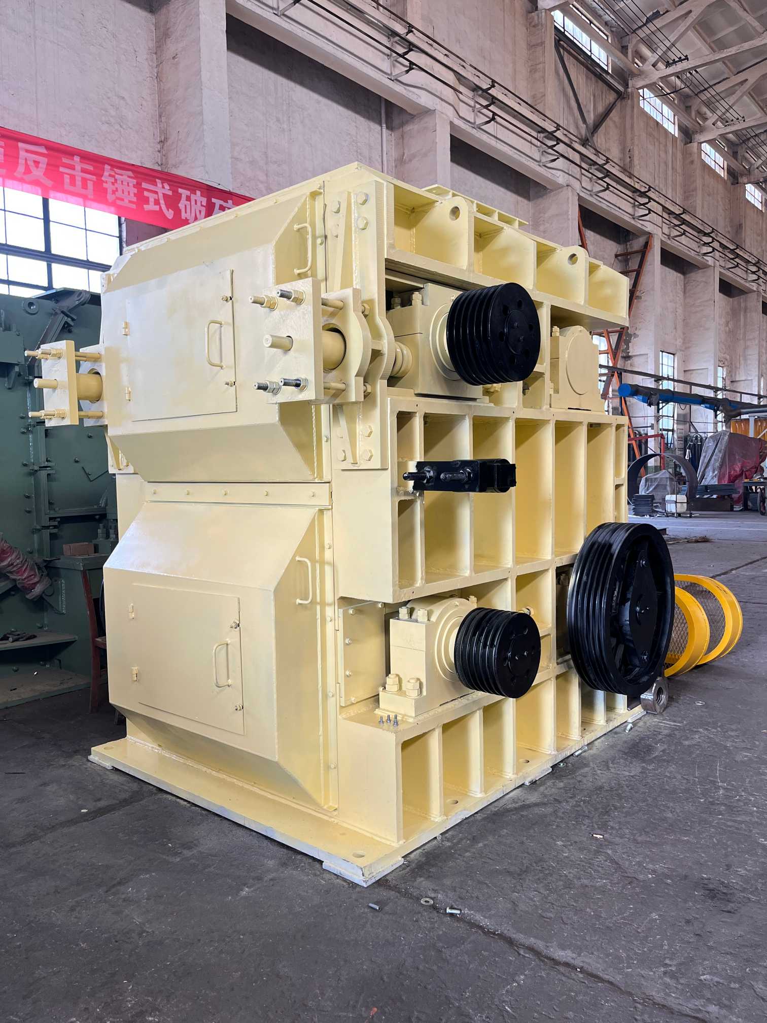 Triturador de rolo de quatro dentes