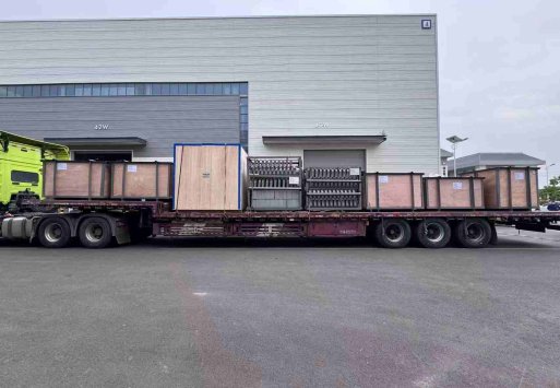 山東山匯は本日、ローラーやローラーサポートを含む輸出部品の積み込みを完了しました。