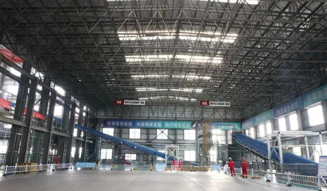 De deelname van het bedrijf aan de bouw van de Dahaizhe-kolenmijn van China Coal Shaanxi heeft een miljoen ton steenkoolganggesteente in gebruik genomen, verwijderd van de groutlaag in het project. De deelname van het bedrijf aan de bouw van de Dahaizhe-kolenmijn van China Coal Shaanxi heeft een miljoen ton steenkoolganggesteente in gebruik genomen, verwijderd van de groutlaag in het project.